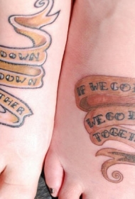 脚部彩色兄弟条巾纹身图案