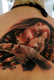 背部可怕的女吸血鬼纹身图案