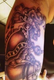 大臂阿兹特克萨满纹身图案