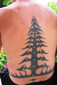 背部黑色的部落树纹身图案