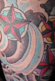 手臂彩色风暴红色五角星纹身图案