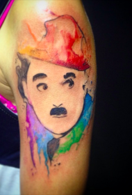 女性肩部水彩色小丑纹身图案