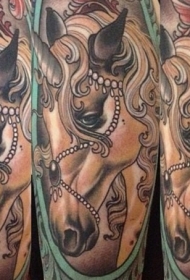 old school美丽的独角兽与羽毛和珠宝纹身图案