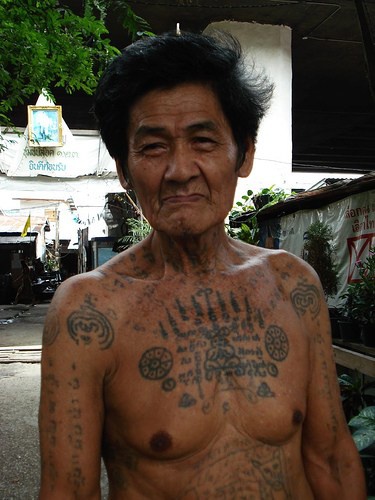 部落女子全身佛教符号纹身图案