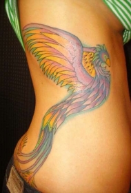 女性侧肋多姿多彩的凤凰纹身图案