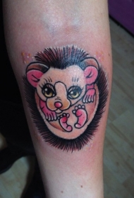 漂亮的少女粉红色刺猬手臂纹身图案