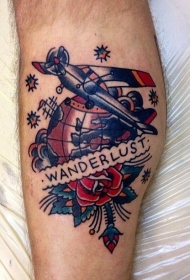 腿部旧风格的彩色大地球与飞机纹身