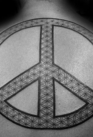 背部大型黑白太平洋标志纹身图案