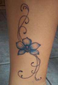 好看的蓝色兰花纹身图案