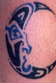 部落蓝色和黑色的月亮纹身图案