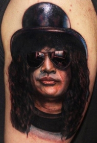 人脸肖像彩色肩纹身图案