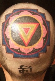 头部彩色三角方形图标纹身图案