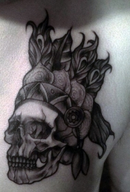 胸部雕刻风格黑色印度骷髅与头盔纹身图案