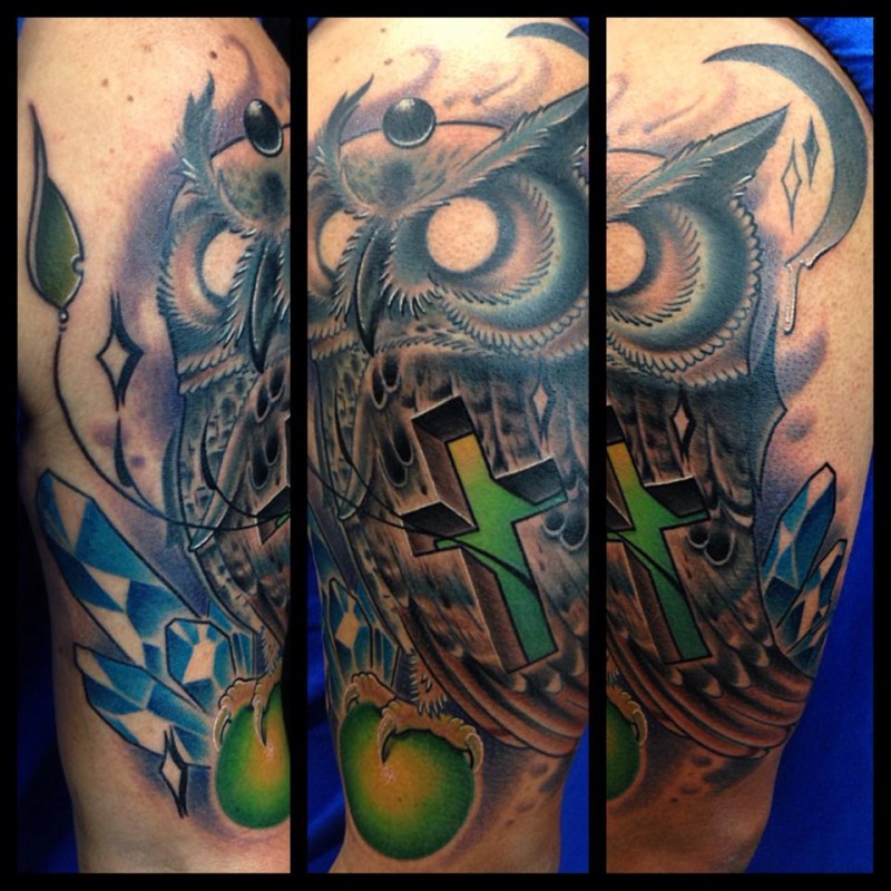 new school恶魔猫头鹰和十字架水晶纹身图案