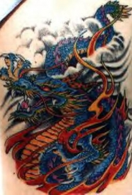 中国风蓝色龙和火焰艺术纹身图案