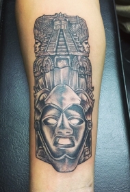 手臂插画风格的大雕像纹身图案