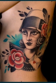 侧肋odl school彩色妇女肖像与花朵小鸟纹身图案