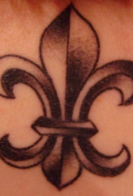 百合花纹章黑色点刺纹身图案