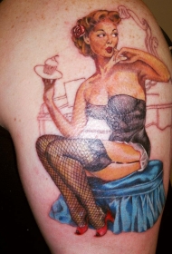 肩部彩色欧美性感女孩纹身图案