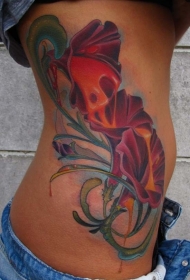 红色的牵牛花侧肋纹身图案