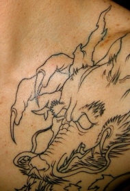 邪恶龙胸部纹身图片