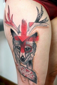 女性腿部彩绘半色狐狸纹身图案