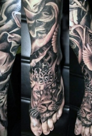 脚背非常漂亮的彩绘国王狮子纹身图案