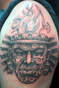 大臂黑灰部落风格人像个性纹身图案