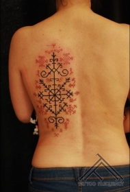 背部简单的装饰风格藤蔓纹身图案