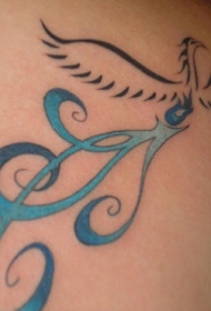 优雅的魔力鸟纹身图案