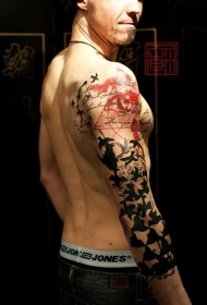 现代风格的彩色神秘的三角形几何纹身