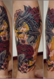 小腿美丽的彩色龙各种花卉纹身图案