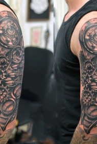 手臂个性的机械组合纹身图案