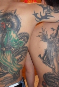 两个人背部中国风龙关公观音纹身图案