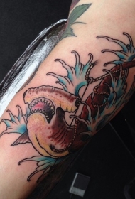 腰侧彩色新的学校风格鲨鱼纹身图案
