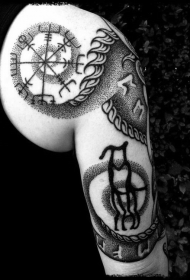 肩部点刺风格黑色部落图腾纹身图案