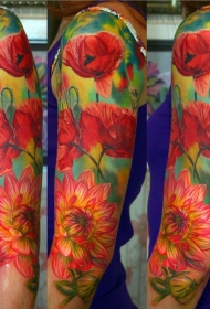 手臂彩色花朵纹身图案
