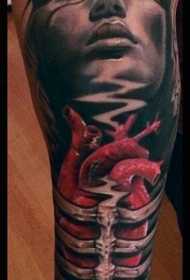 神秘风格女人脸与脏骨骼纹身图案