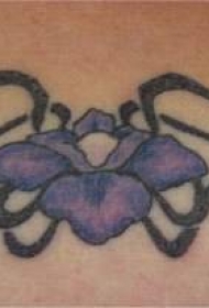紫色兰花与黑色藤蔓纹身图案