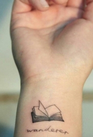 手腕简约打开的书纹身图案