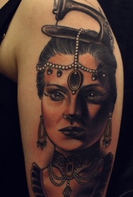 新风格的彩色肩部老式妇女肖像纹身