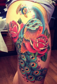 腿部old school彩色孔雀与花纹身图片