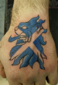 可爱的苏格兰狮子纹身图案