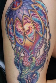 大臂彩色的章鱼与美丽的气球纹身图案