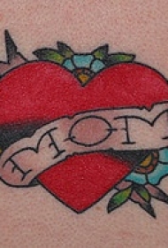 手臂彩色爱心英文字母纹身图片