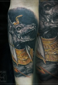 小臂彩色毛骨悚然狗纹身图案