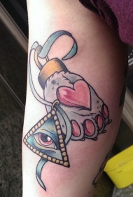 古老的彩色神秘猫爪和三角形与眼睛纹身图案