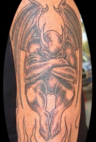 在火焰中的黑色石像鬼纹身图案