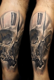 小腿有趣的黑色时钟与骷髅纹身图案