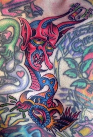 红色的魔鬼胸部纹身图案